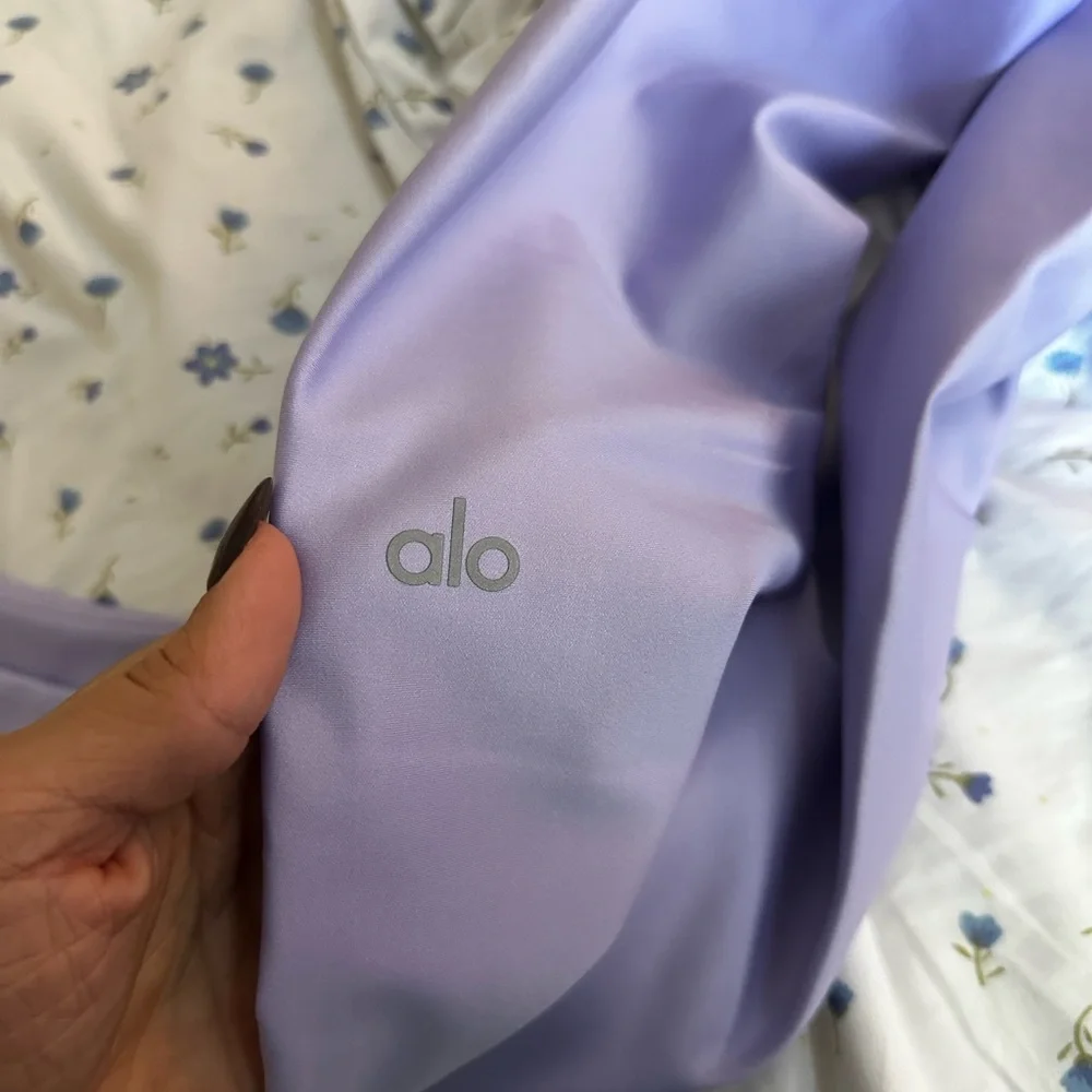 ALO Yoga smooth high